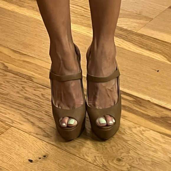 Prada peep toe Mary Jane platform heels SZ 35.5 - Picture 2 of 8